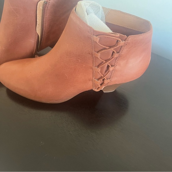 Latigo Women's Brown Ankle Booties - Picture 2 of 5